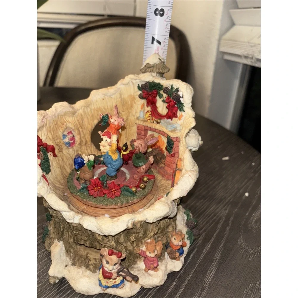 Vintage Music Box Ceramic Santa/elf/rabbits in tree spinning‎ Plays Melody